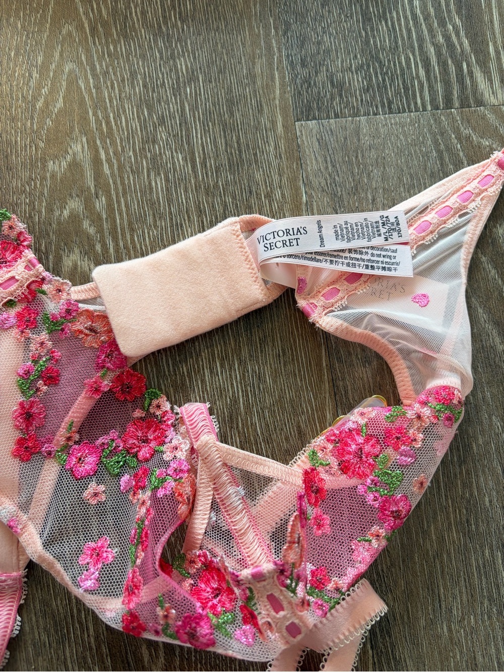 Victoria’s Secret Lingerie Set - Picture 3 of 5
